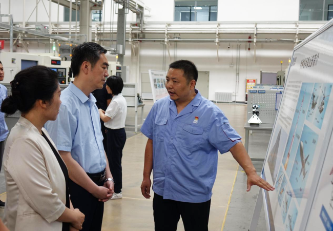河南省工信廳黨組成員、副廳長(zhǎng)孫永民一行蒞臨公司考察調(diào)研